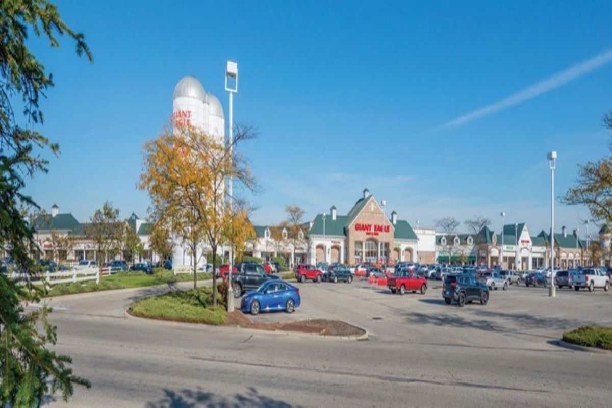 160,000 SF Grocery-anchored Retail Center